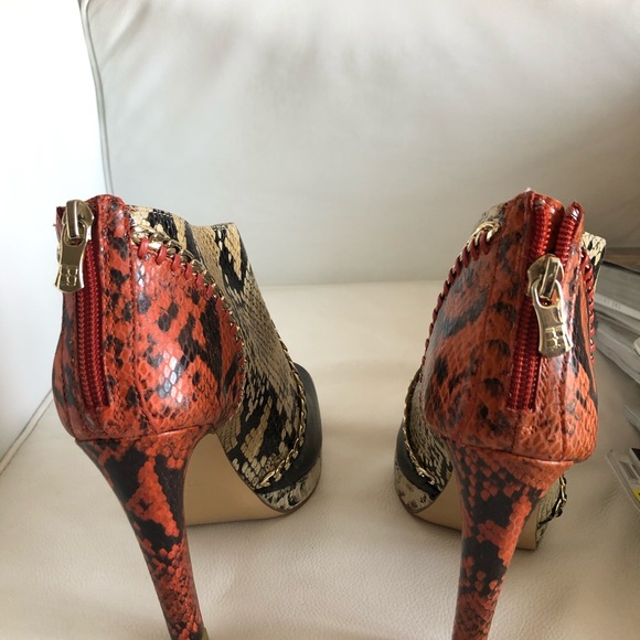 Shoes - Picture 5 of 6